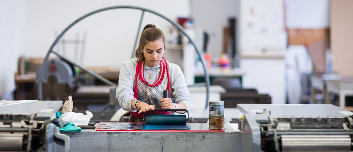 Student working in the Hartford Art School printmaking studio